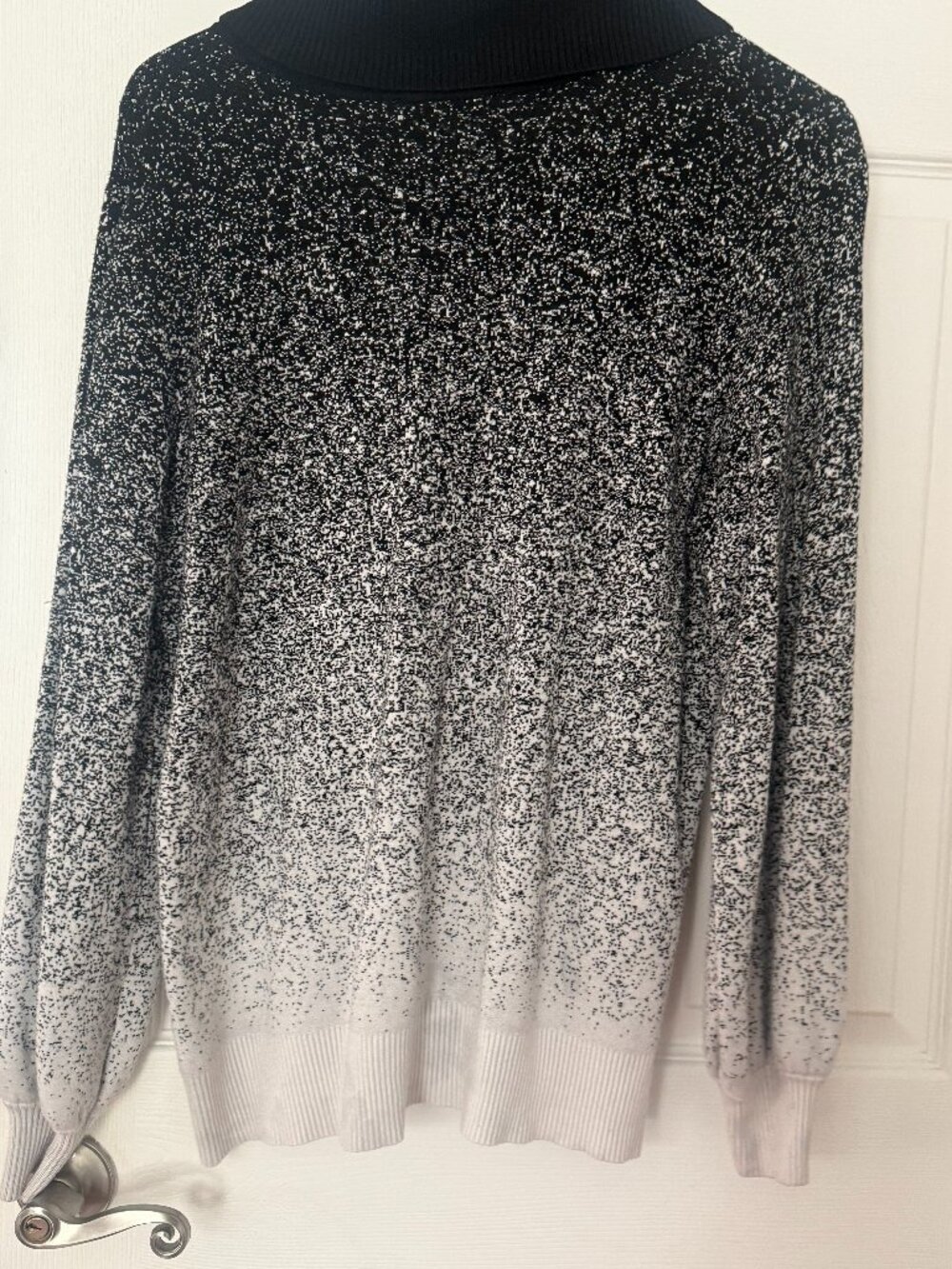 Black & White Ombré Turtleneck Knit Sweater - Large